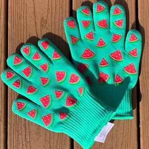 🆕TARA TESHER TEMPTATIONS OVEN GLOVES “WATERMELON SLICES” SIZE SMALL/MED NWTS!